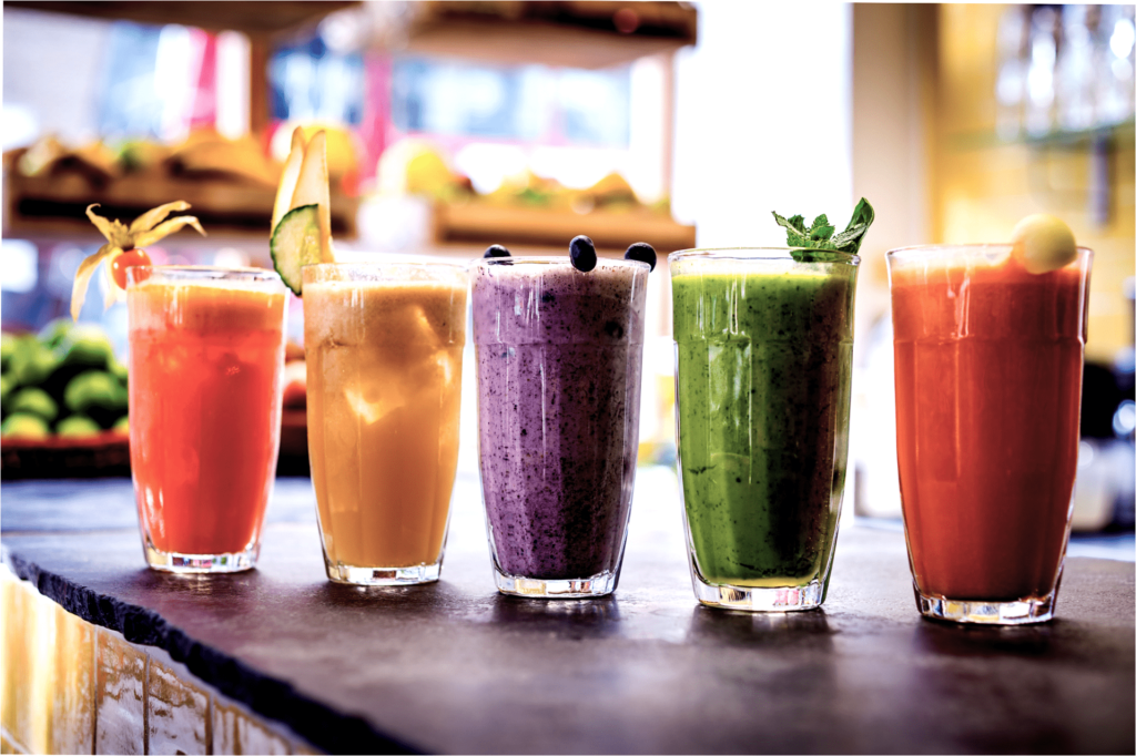 Receitas de smoothies saudáveis: combinações de frutas, verduras, leites vegetais e outros ingredientes que promovem a saciedade, fornecem nutrientes importantes e ajudam no processo de emagrecimento